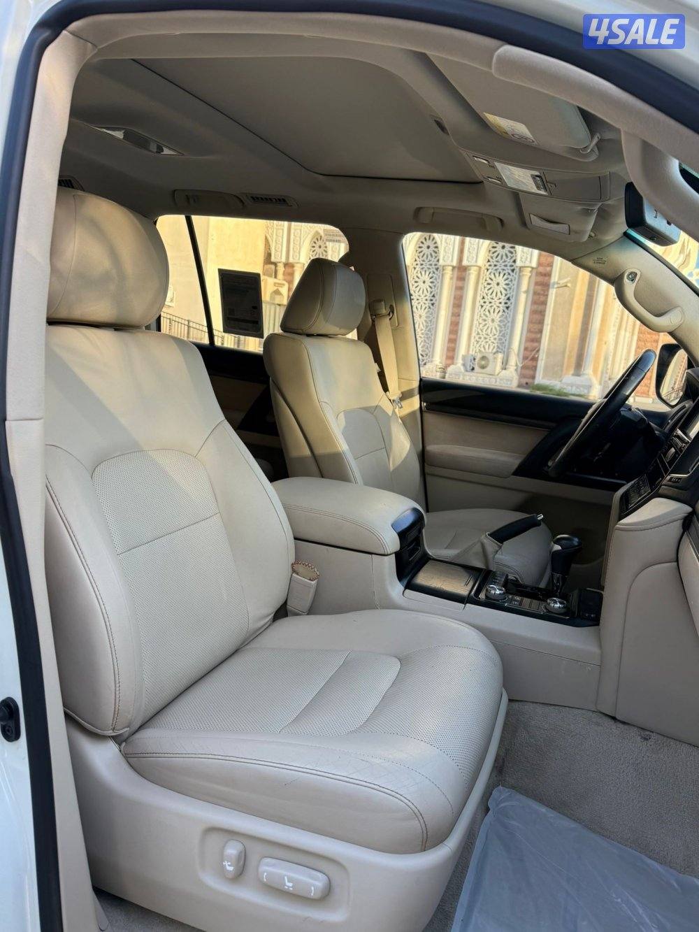 للبيع لاند كروز موديل 2021 عداد 129 الف6