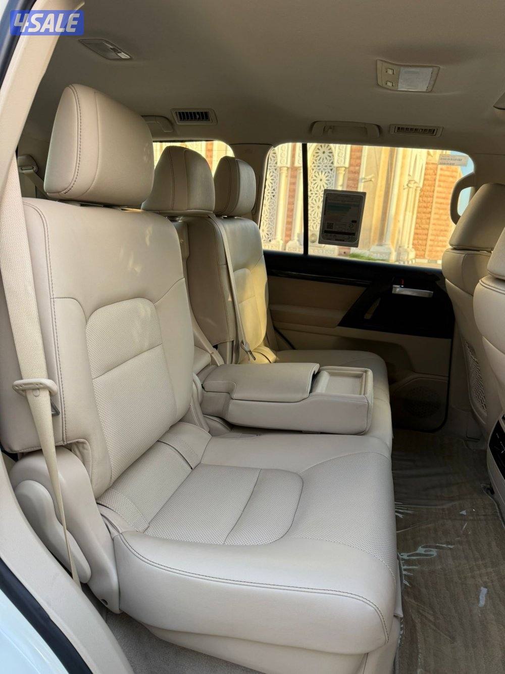 للبيع لاند كروز موديل 2021 عداد 129 الف8