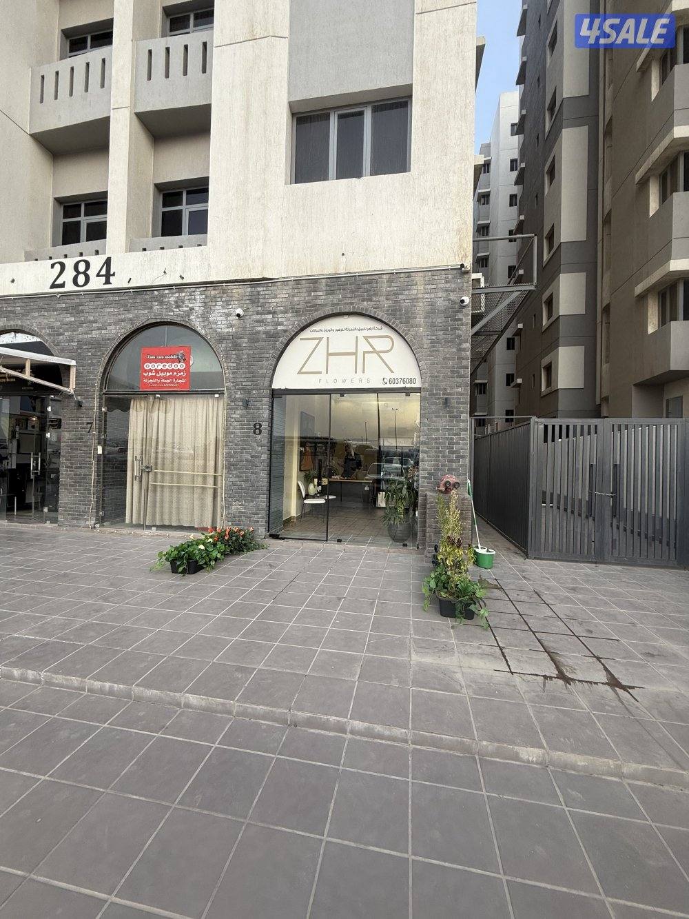 خلو محل مشطب جديد يصلح لجميع الأنشطة مقابل خط الفحيحيل السريع اجار٥٠٠3