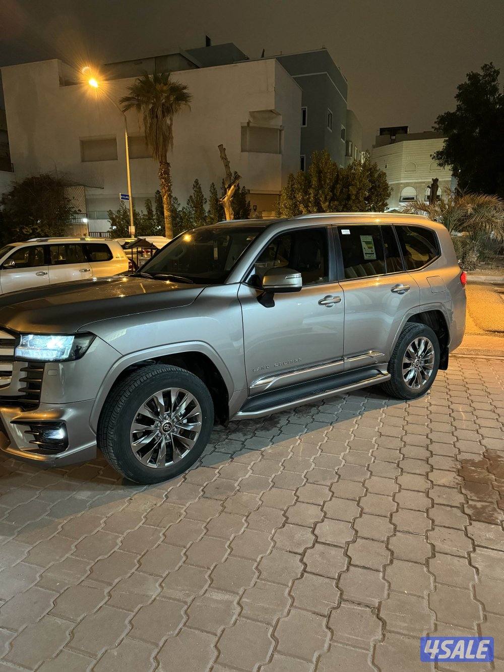 للبيع لاند كروزر موديل 2024 ماشي 54 الف3