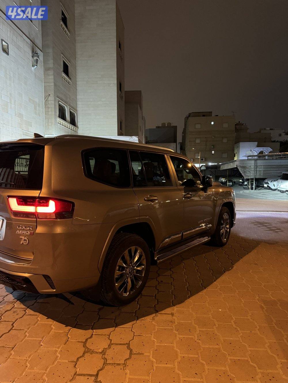 للبيع لاند كروزر موديل 2024 ماشي 54 الف4