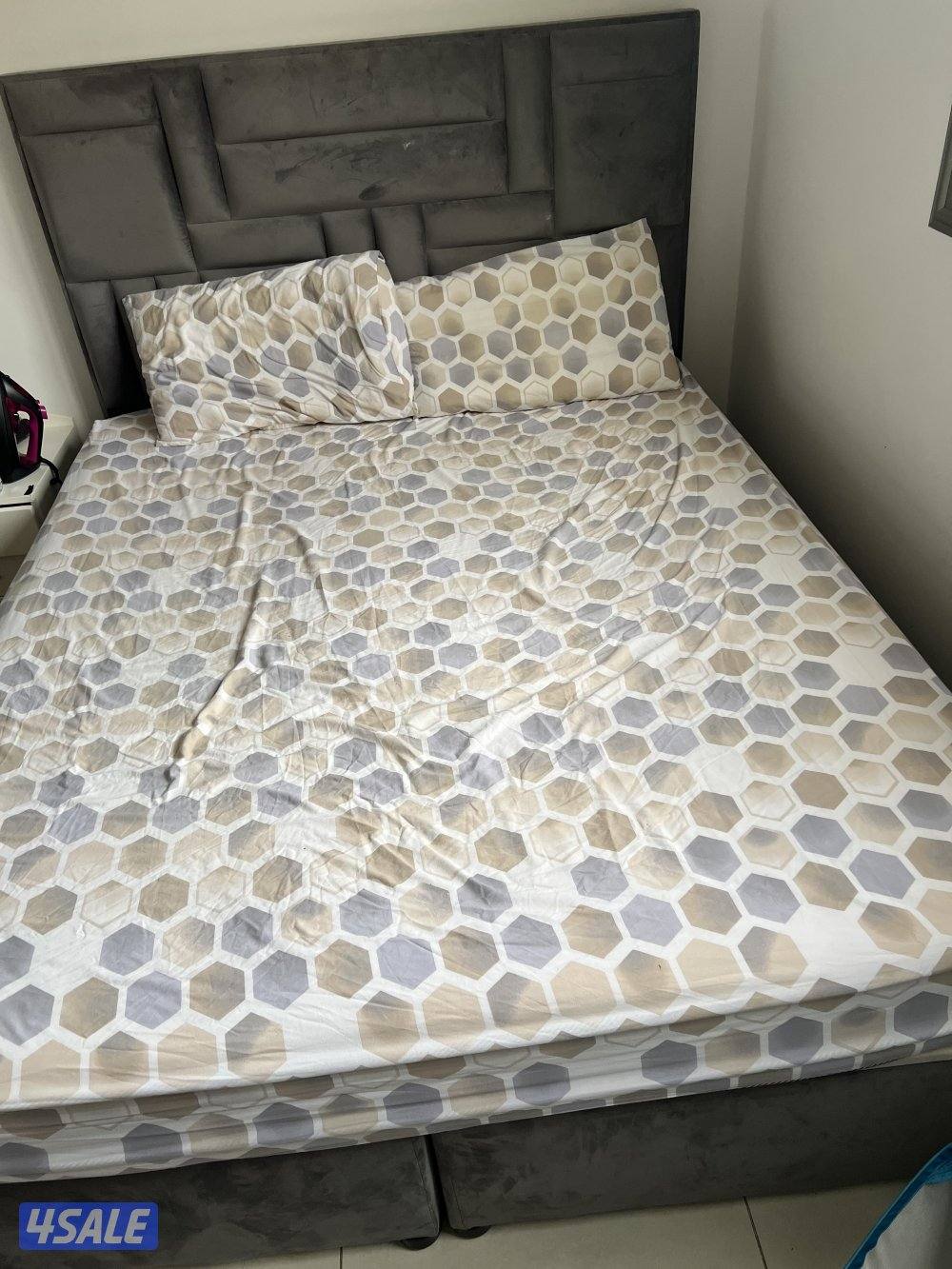 Bed for Sale/ سرير للبيع0