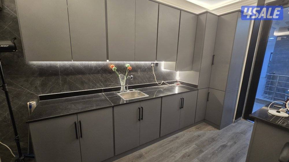 للبيع مطبخ من العالميه للمطابخ راقي وارفف تفصال0