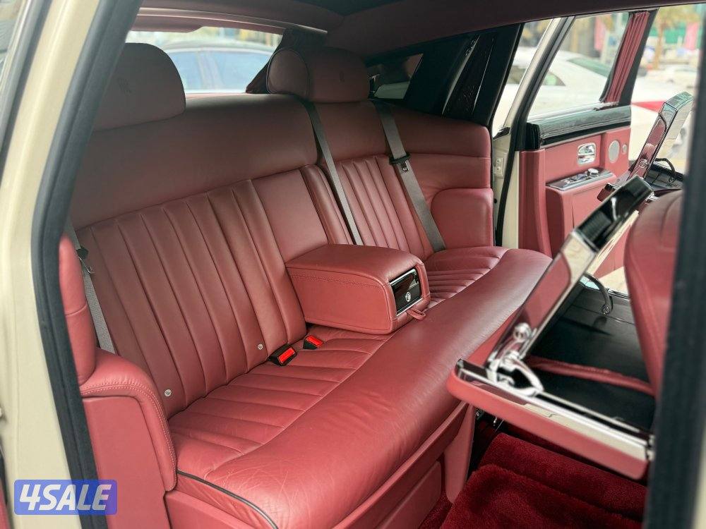 رولزرويس…فانتوم…موديل 2010 (قطع العداد 21 الف كم)10