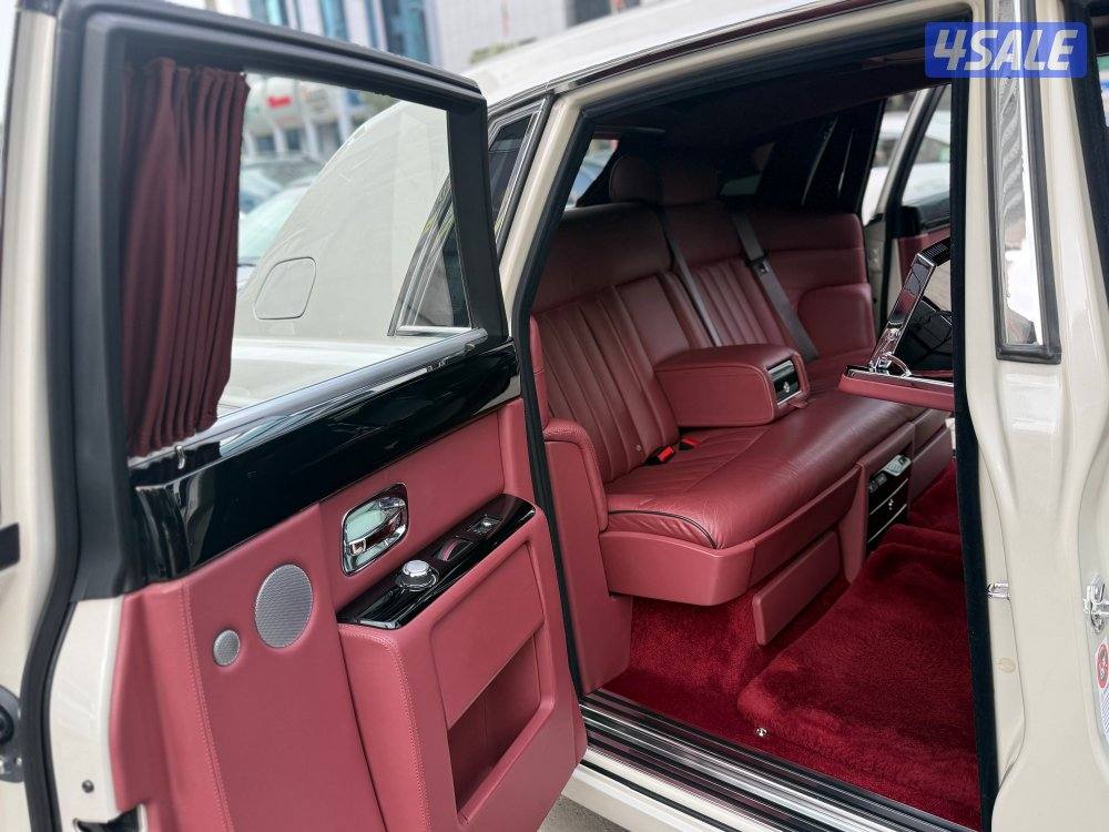 رولزرويس…فانتوم…موديل 2010 (قطع العداد 21 الف كم)12