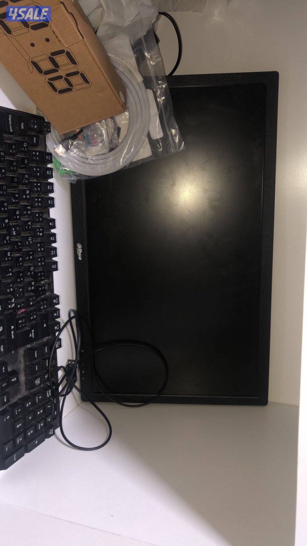 للبيع شاشة قيمنق وكيبورد1