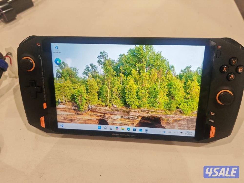 للبيع ONEXPLAYER 8.4" Handheld Gaming PC - 1TB Edition0