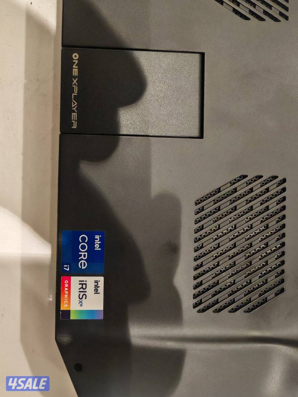 للبيع ONEXPLAYER 8.4" Handheld Gaming PC - 1TB Edition2