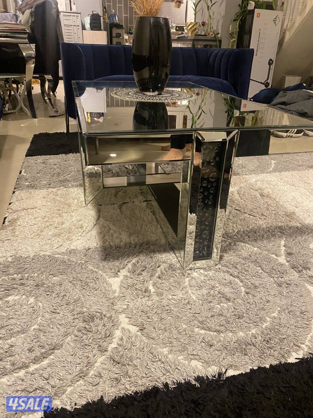 طقم صوفا وثلاث طاولات وسجادتين4