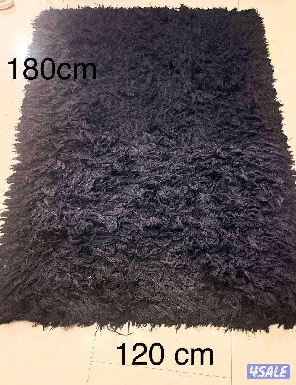 طقم صوفا وثلاث طاولات وسجادتين13