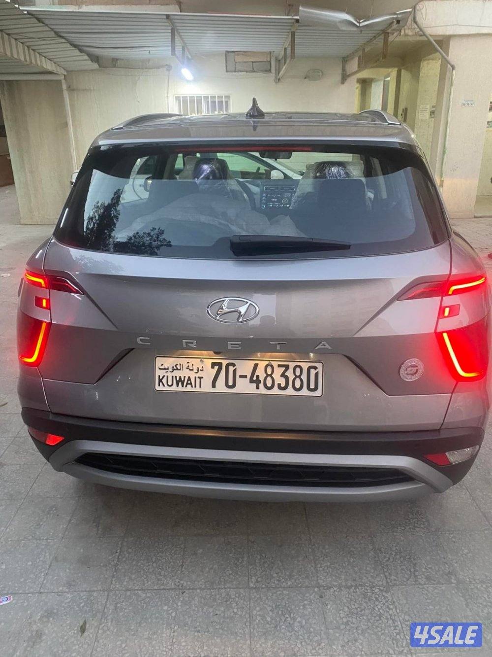 سيارة هايونداي كريتا موديل 2023 كسر زيرو ماشية 300 كيلو فقط كاملة المو3