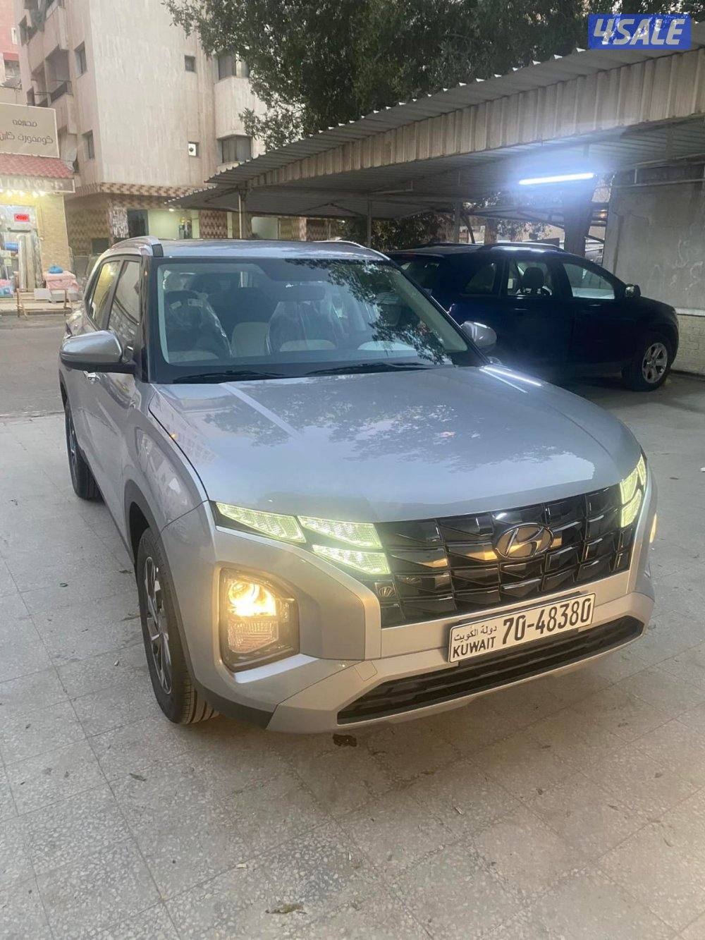 سيارة هايونداي كريتا موديل 2023 كسر زيرو ماشية 300 كيلو فقط كاملة المو4