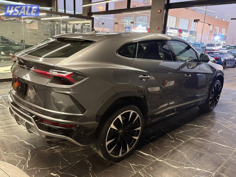 لمبرجيني اوروس8