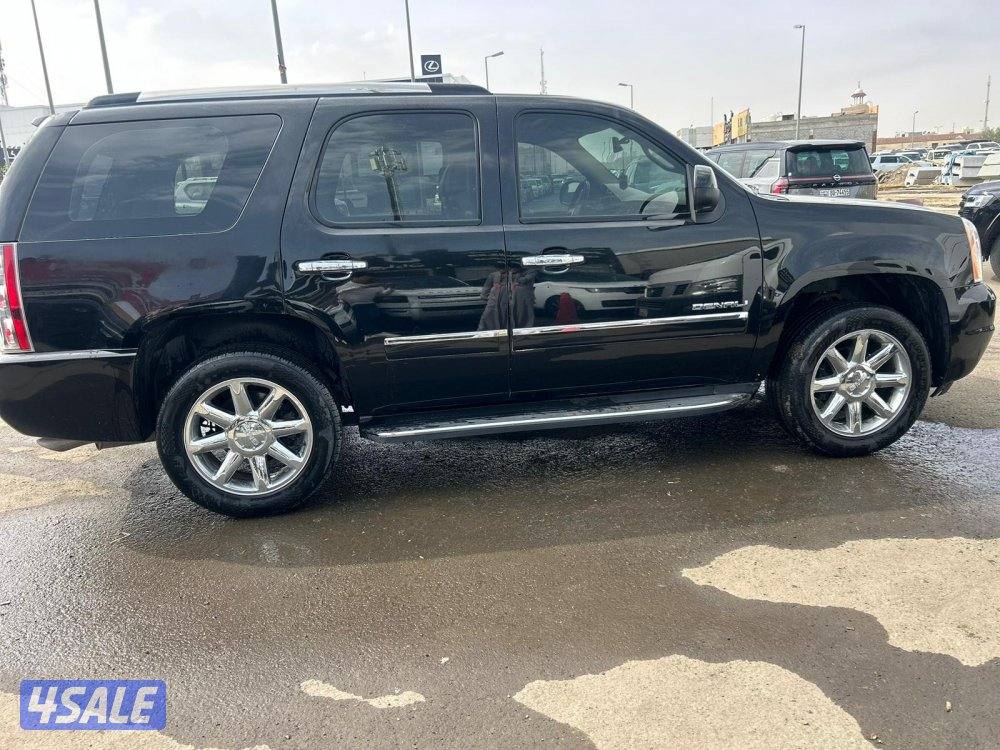 يوكن GMC  دينالى  موديل 2013 ماشى 184.000 k.m  وارد بهبهانى.صبغ وكالة3