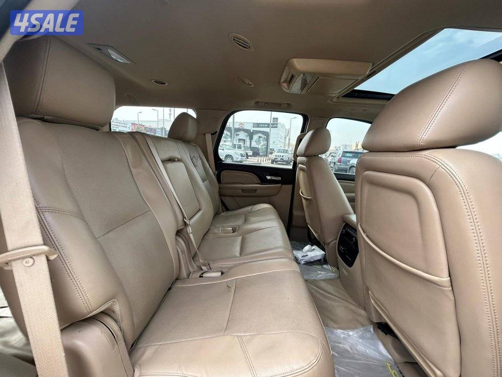 يوكن GMC  دينالى  موديل 2013 ماشى 184.000 k.m  وارد بهبهانى.صبغ وكالة4