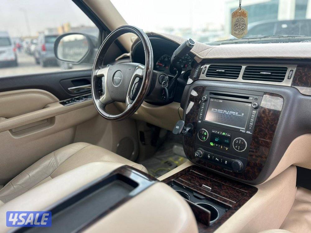 يوكن GMC  دينالى  موديل 2013 ماشى 184.000 k.m  وارد بهبهانى.صبغ وكالة6