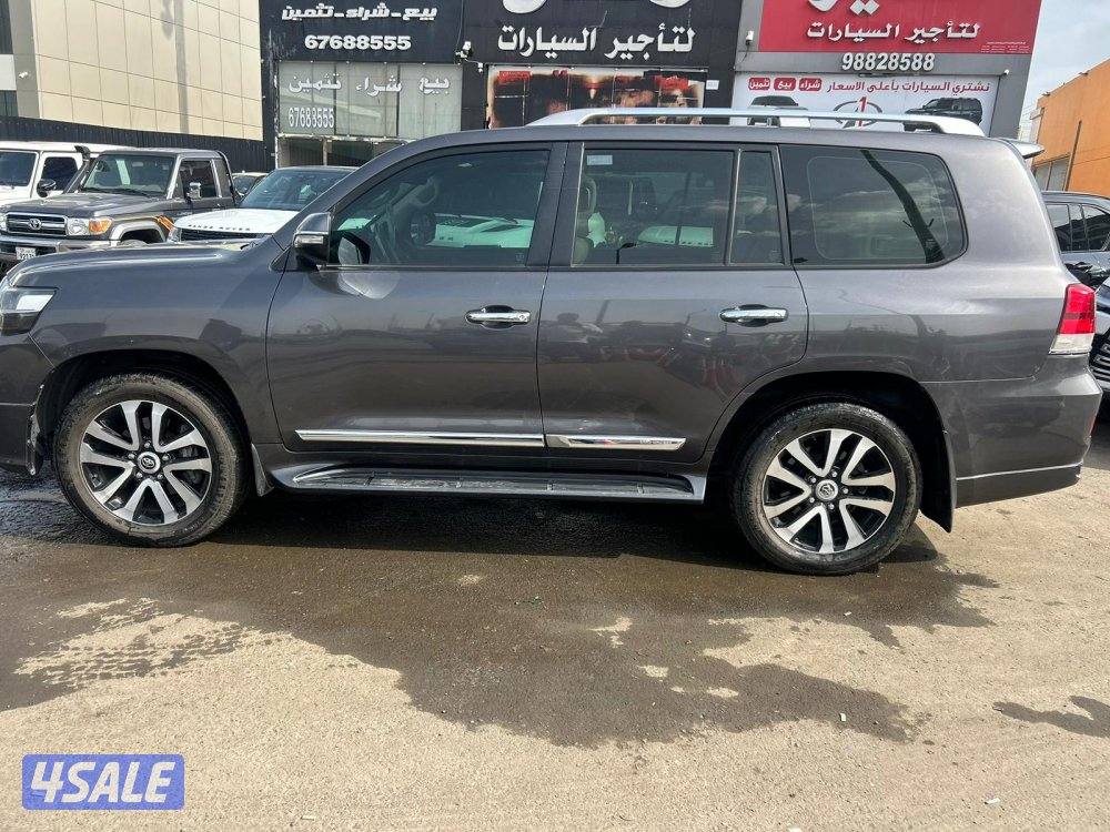 لاند كروزر GX.R-قراند تورينق .V8 موديل 2019 ماشى 247.000 k.m2