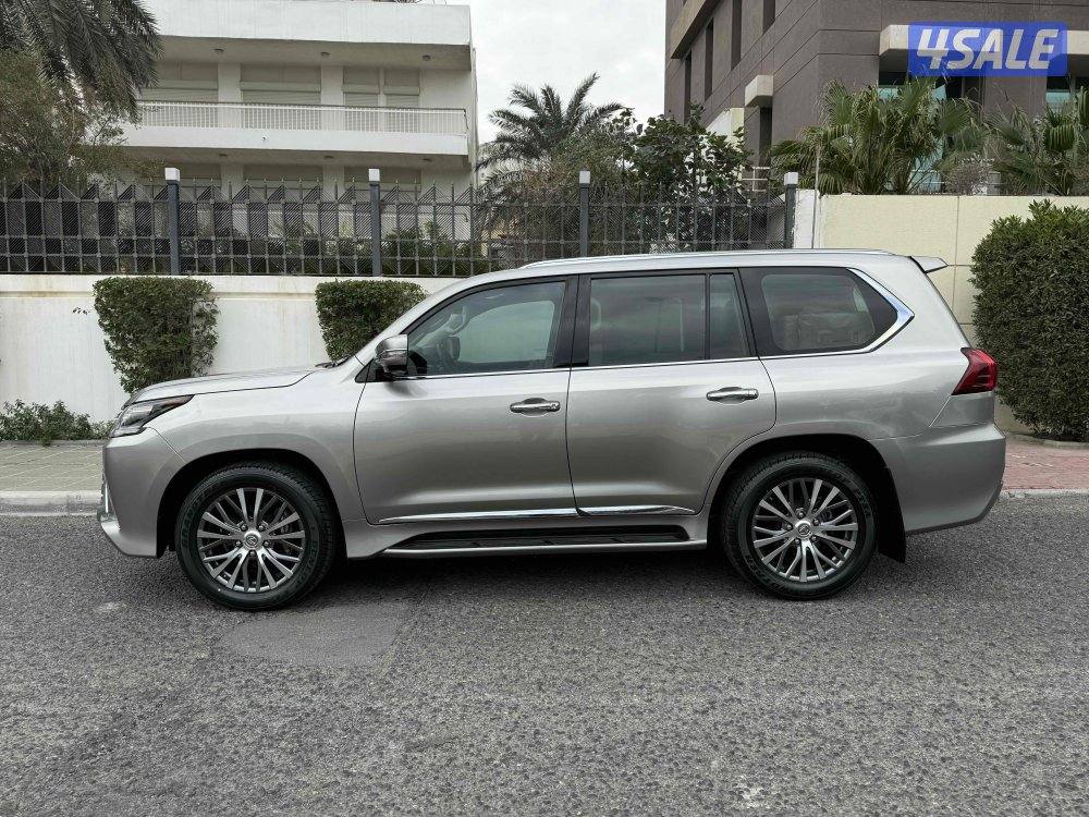 لكزس - LX570 موديل 2017 عداد 139 الدرجة الثانية وكالة الساير5