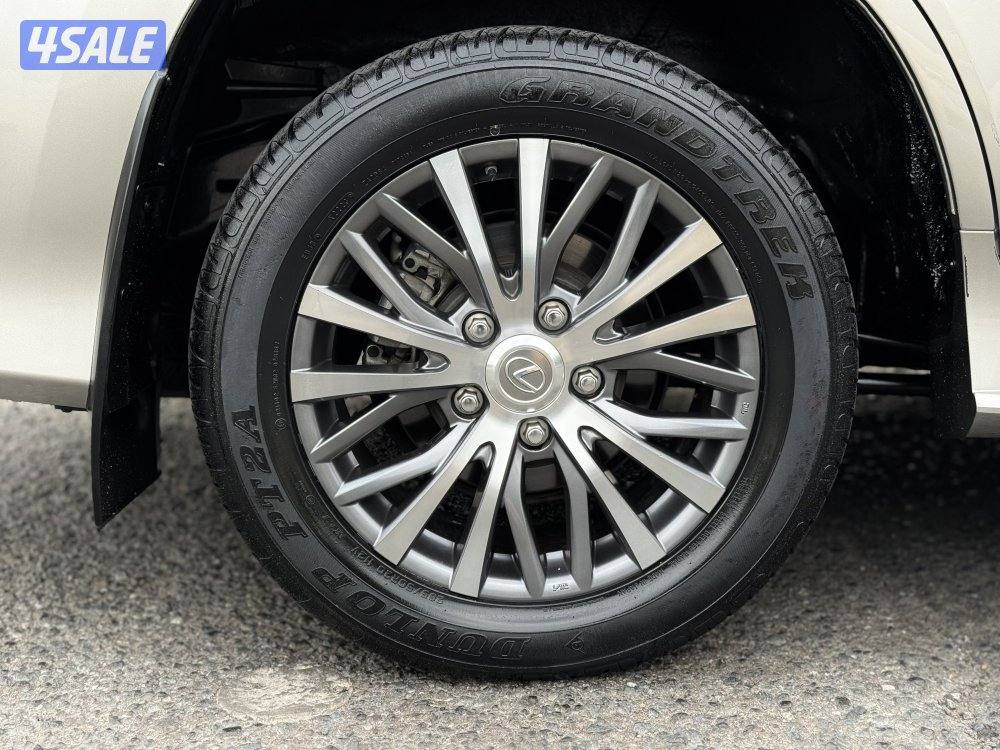 لكزس - LX570 موديل 2017 عداد 139 الدرجة الثانية وكالة الساير8