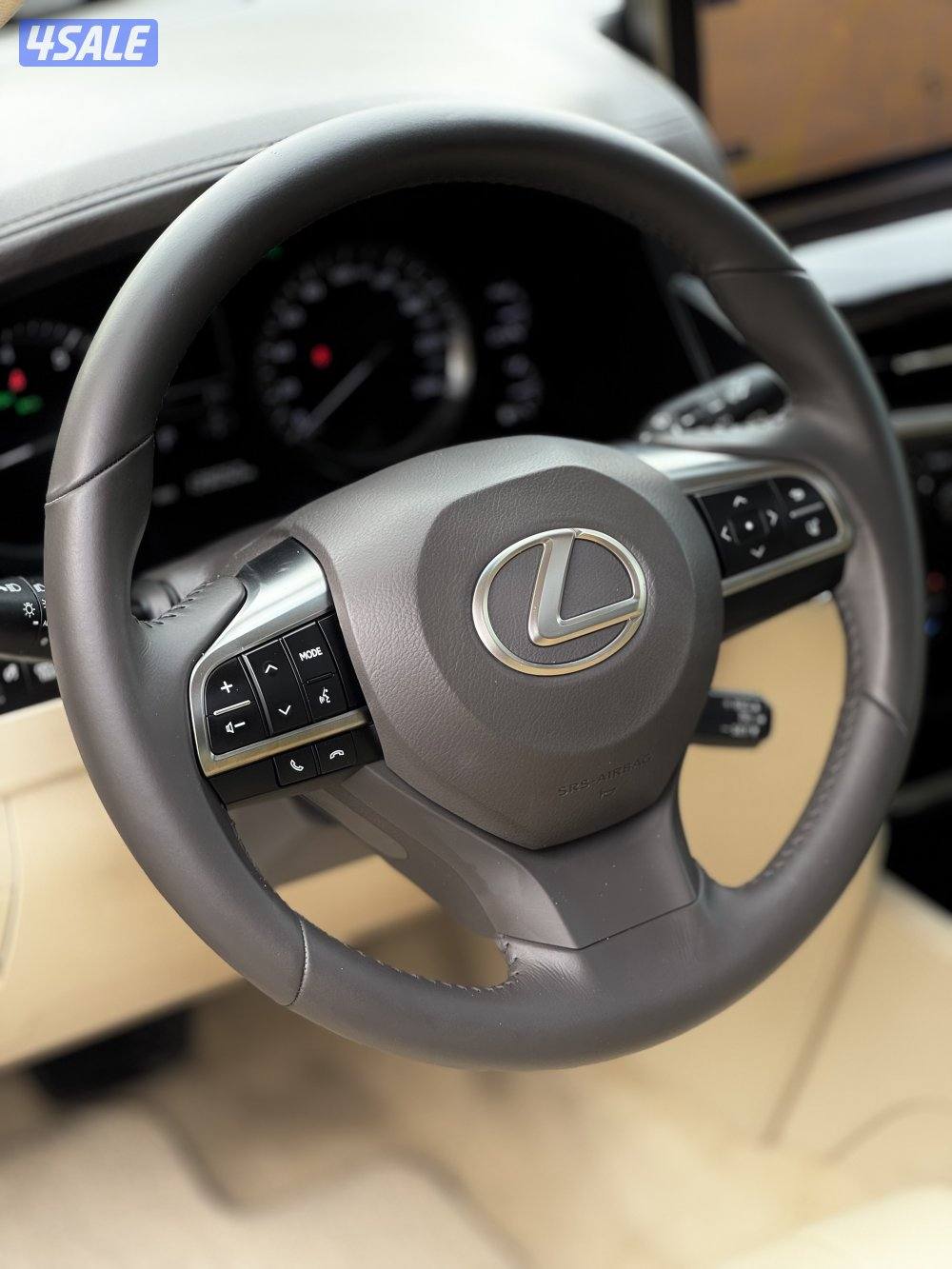 لكزس - LX570 موديل 2017 عداد 139 الدرجة الثانية وكالة الساير15