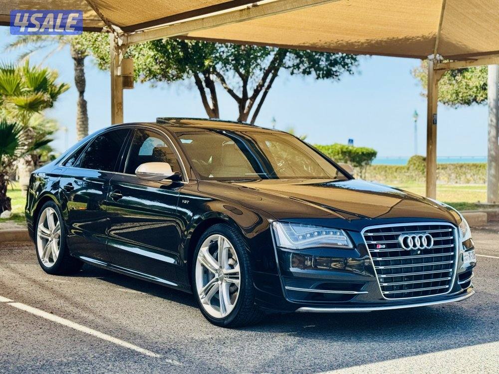 اودي اي ٨ الغانم عداد ٨٨ الف موديل ٢٠١٣0