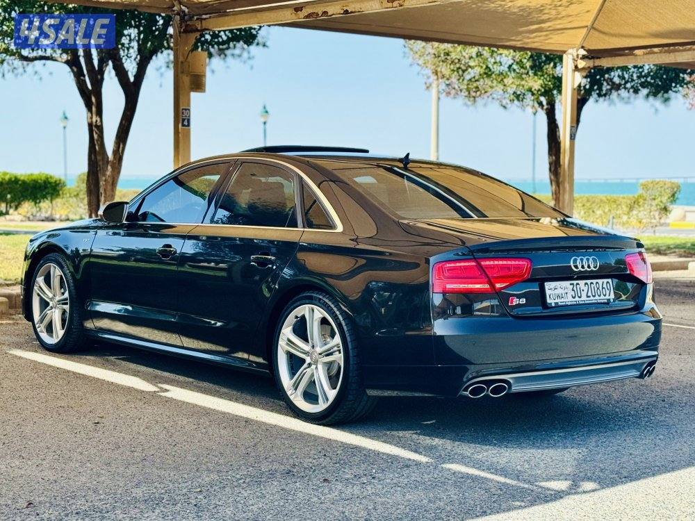 اودي اي ٨ الغانم عداد ٨٨ الف موديل ٢٠١٣1