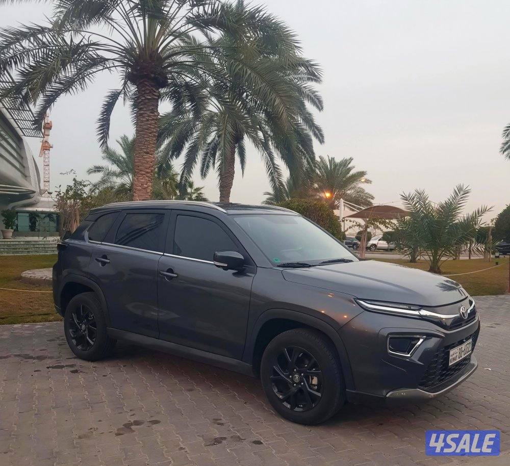 للبيع تويوتا اوربان موديل 2025 العداد 5 آلاف فقط صبغ وكاله تحت الكفالة0