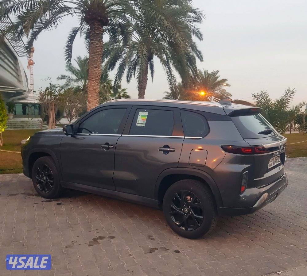 للبيع تويوتا اوربان موديل 2025 العداد 5 آلاف فقط صبغ وكاله تحت الكفالة3