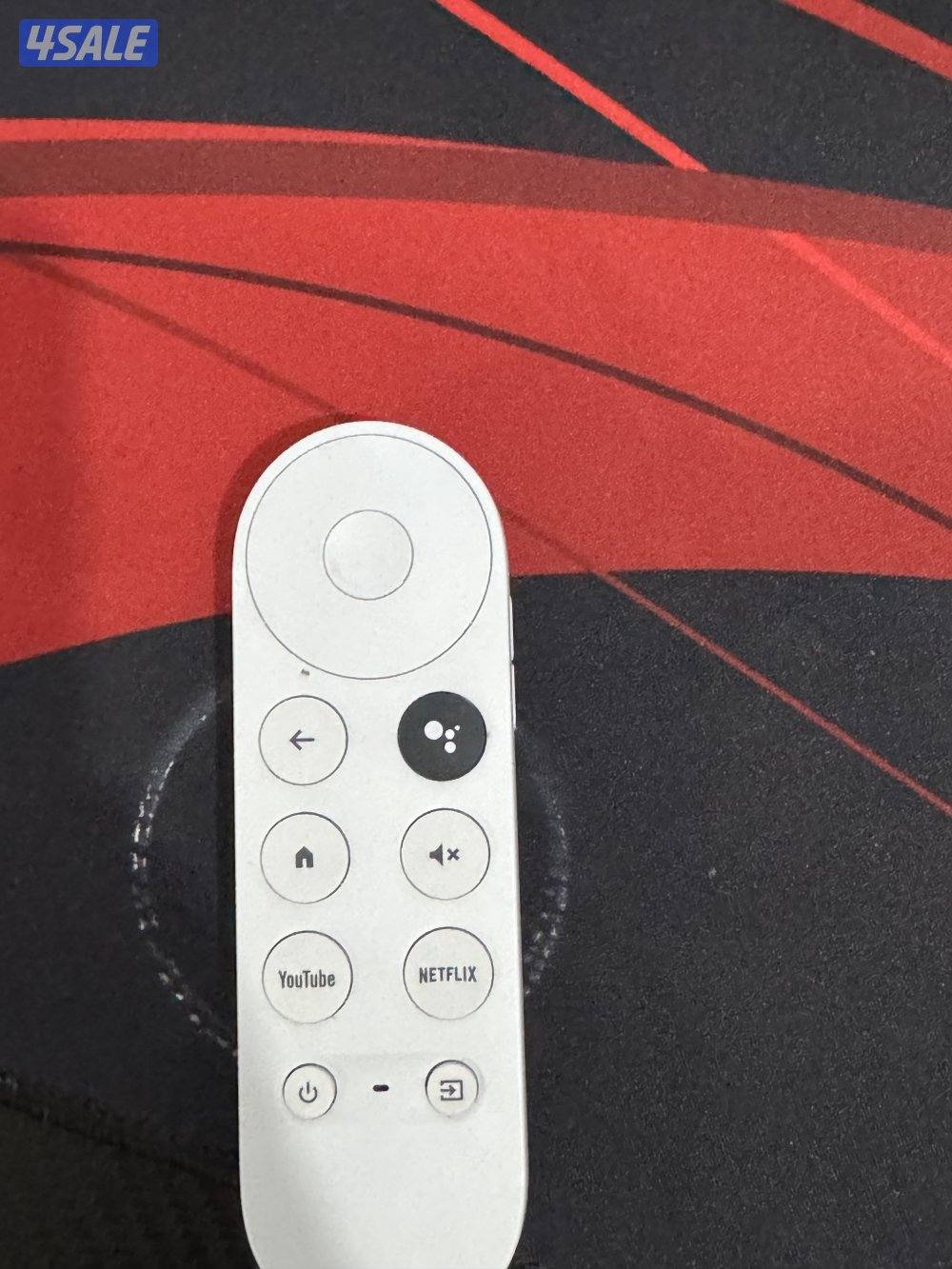 تلفزيون ونسا 32 بوصه نظيف مع ريموته وقواعده ورسيفر سمارت وطاوله قيمنق0