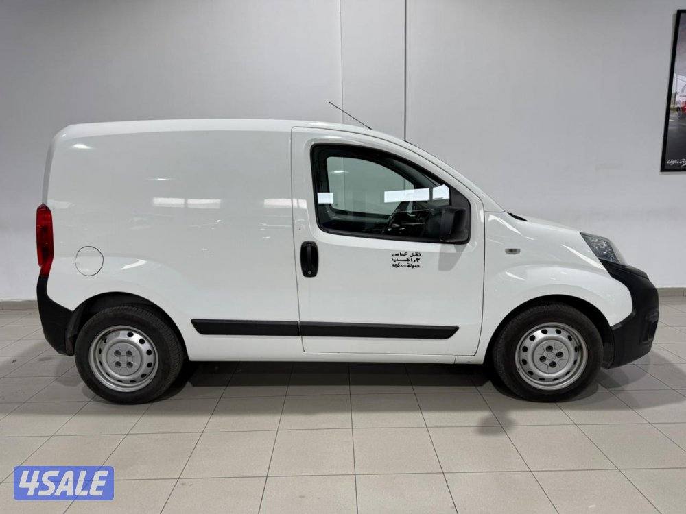 FIAT Fiorino Minivan0