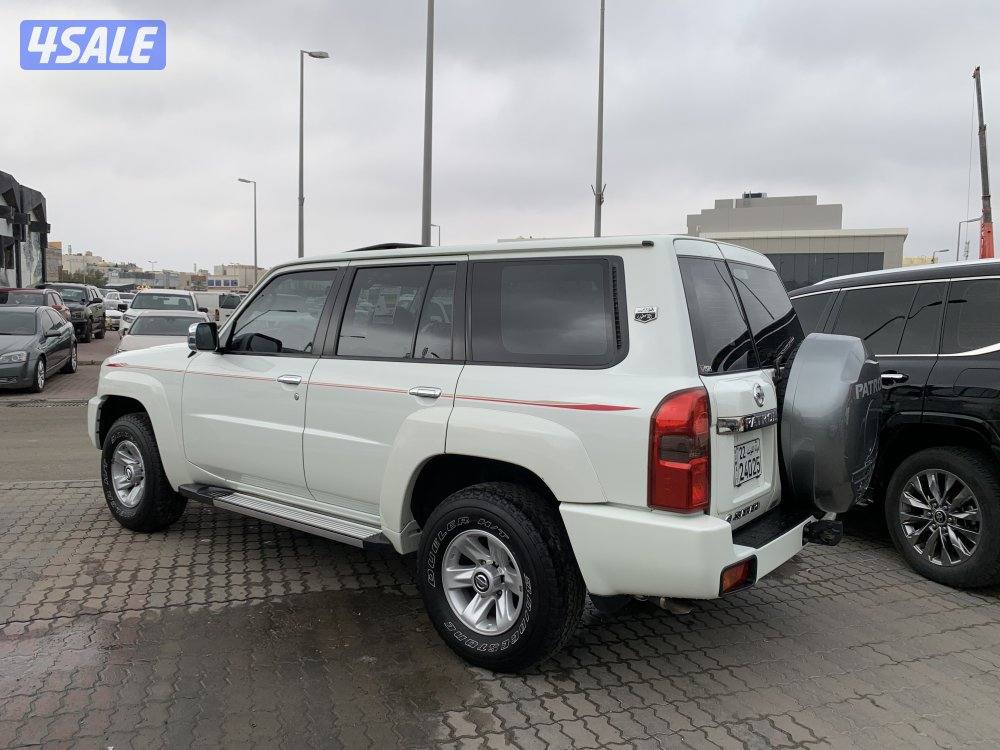 نيسان فتك / جير اتوماتيك 🔥1