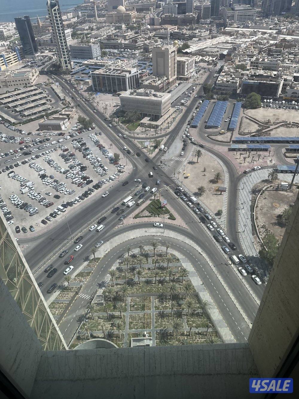 حاصل علي حقوق وماجستير في القانون وتأهيلي دكتوراه ابحث عن دوام كامل0