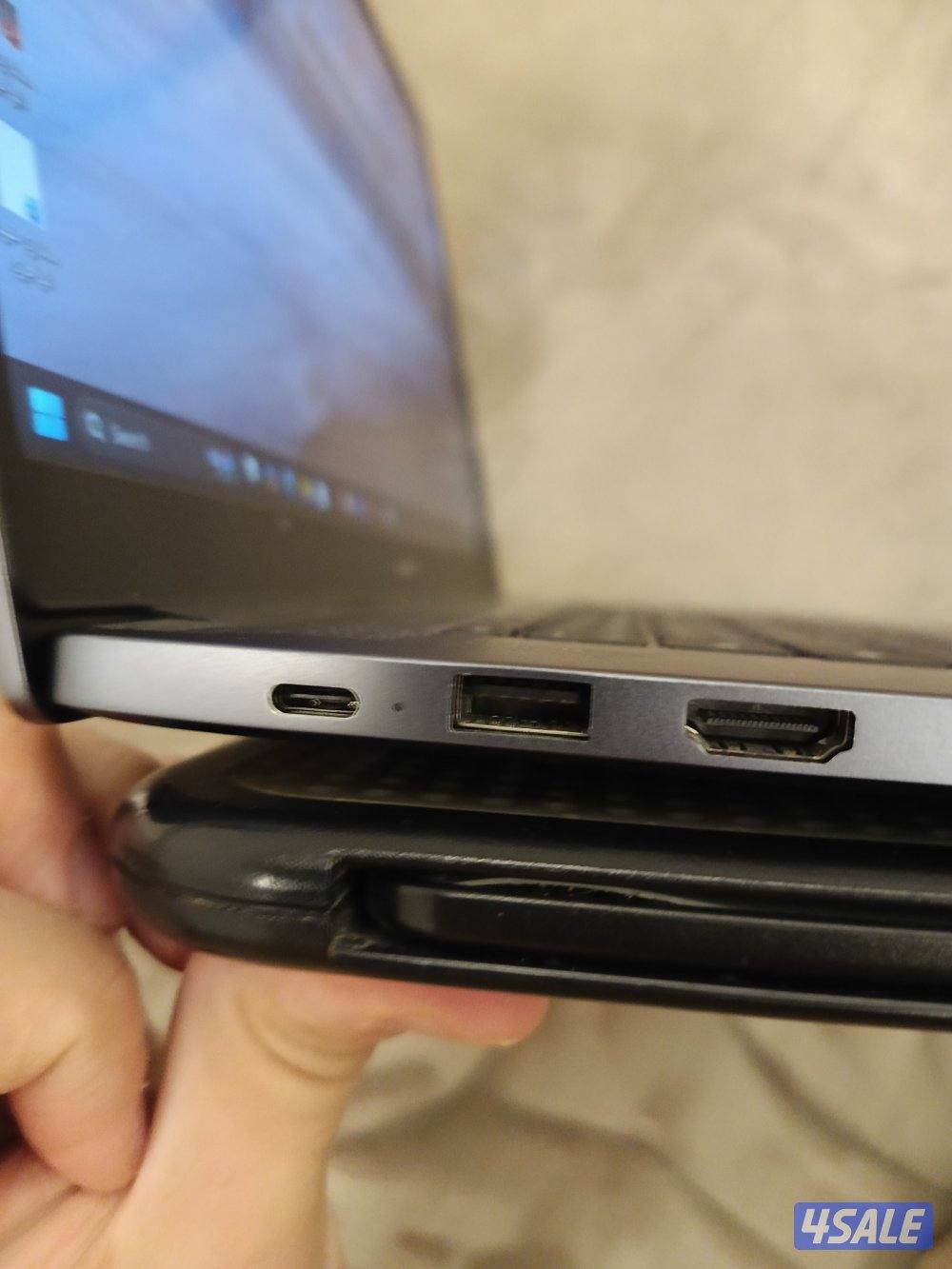 windows laptop with charger2