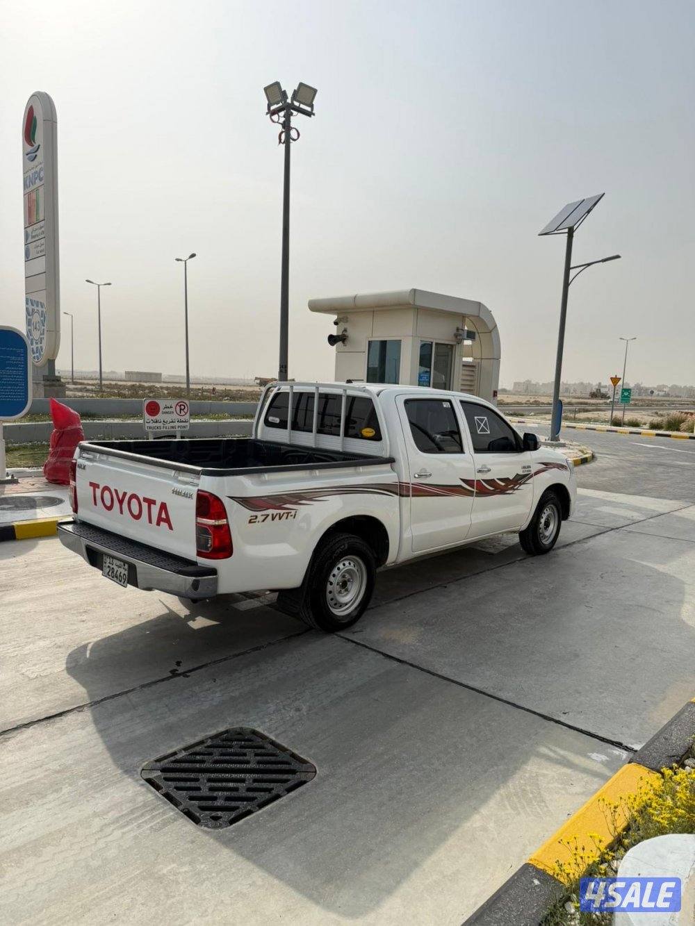 للبيع هايلكس 2015 فل كامل شرط فحص قير مكينه شاصي الاصباغ لاعلم عنها3