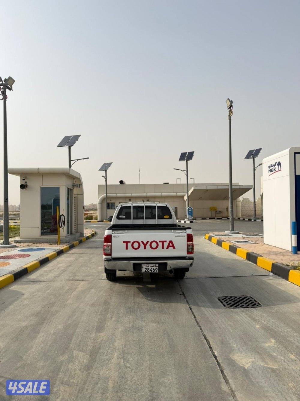 للبيع هايلكس 2015 فل كامل شرط فحص قير مكينه شاصي الاصباغ لاعلم عنها5