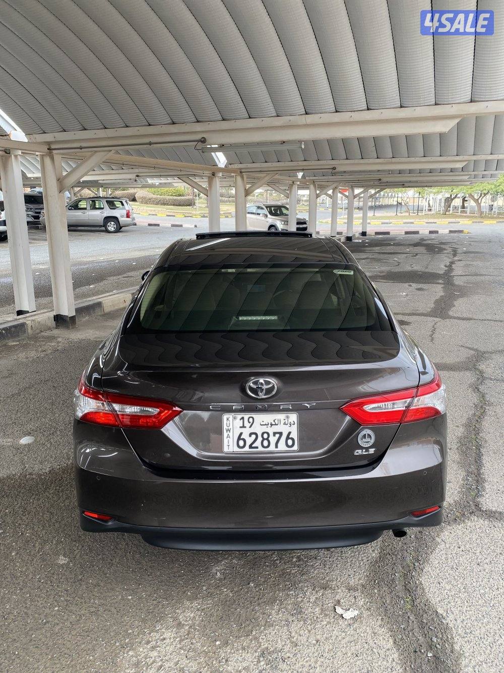 للبيع تويوتا كامري GLE 2020 عداد80الف4
