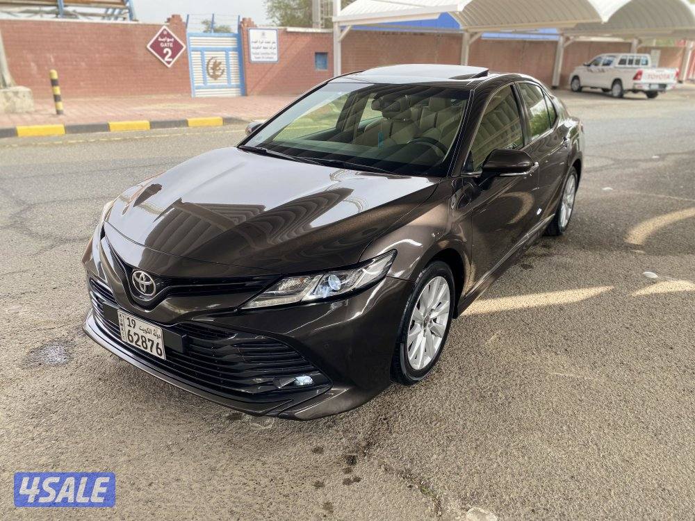 للبيع تويوتا كامري GLE 2020 عداد80الف0