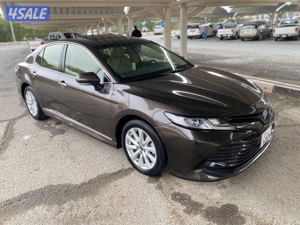 للبيع تويوتا كامري GLE 2020 عداد80الف9