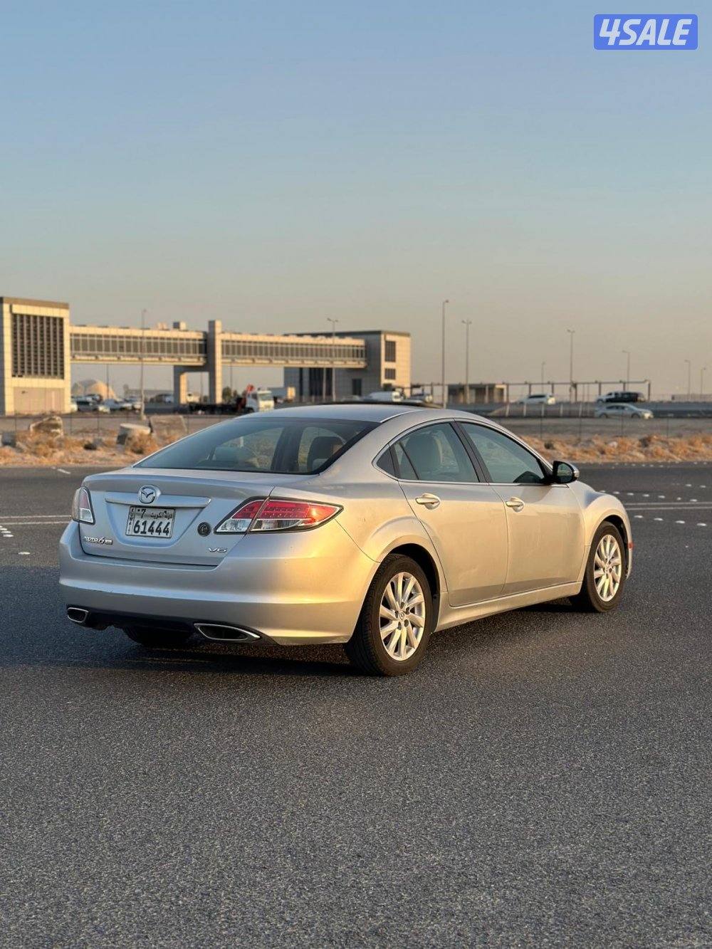 مازدا 2011نظيف جدا2