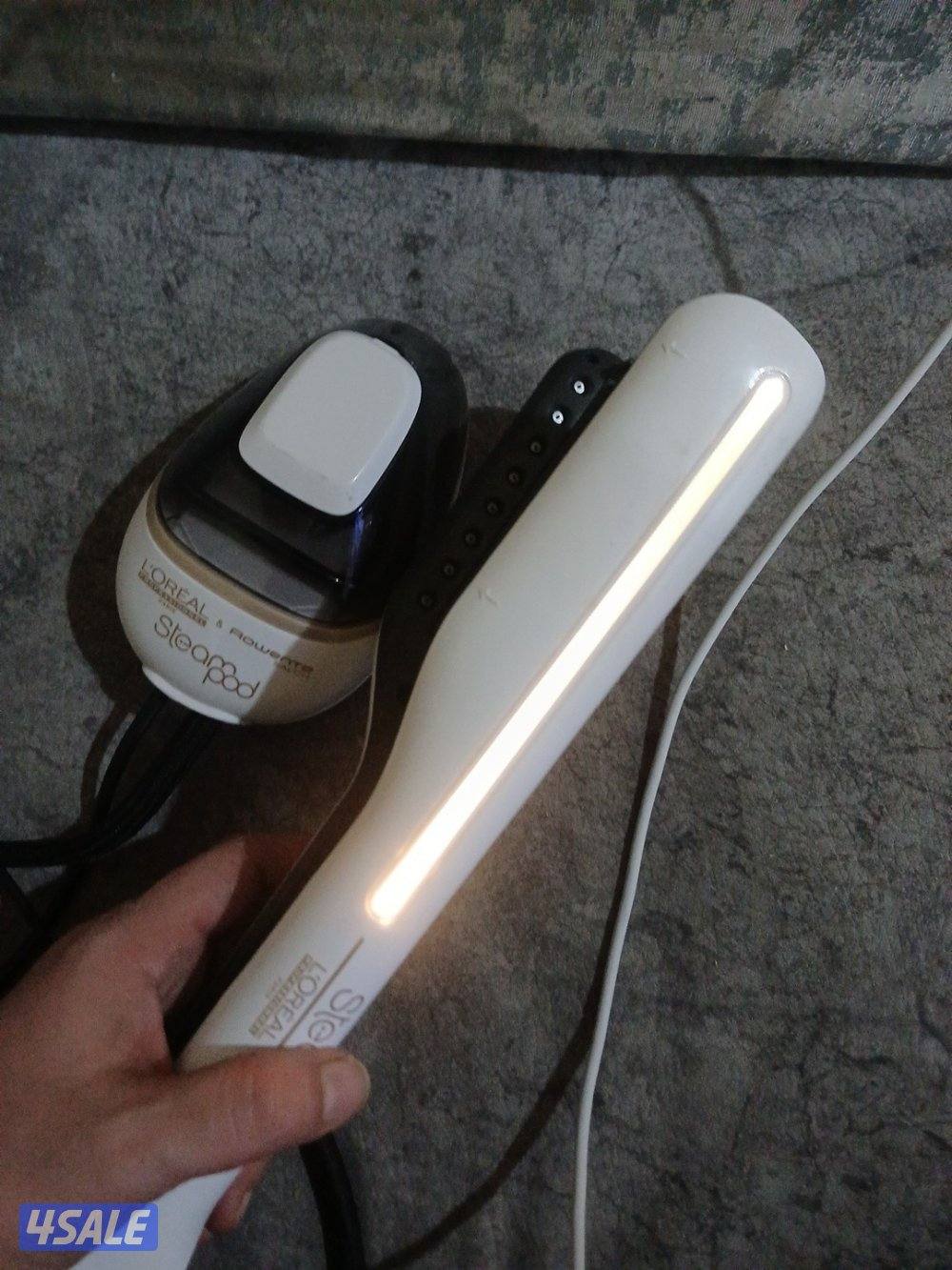 مكواة من لوريال بالبخار  شبه جديدة غير مستعملة بالمرة للبيع1