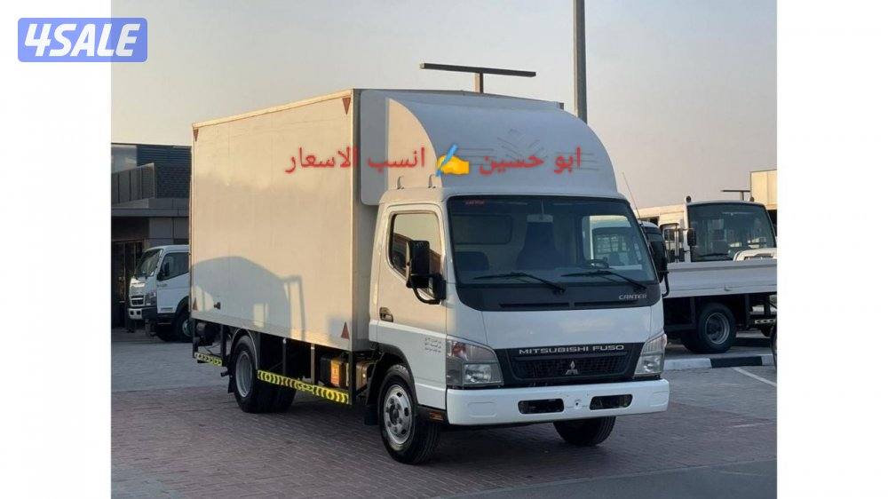 هاف لوري مقفل لتوصيل جميع الاغراض0