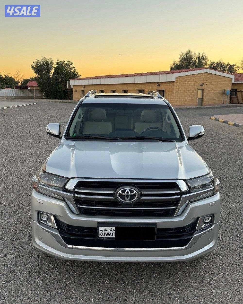 لاندكروزر GXR V80