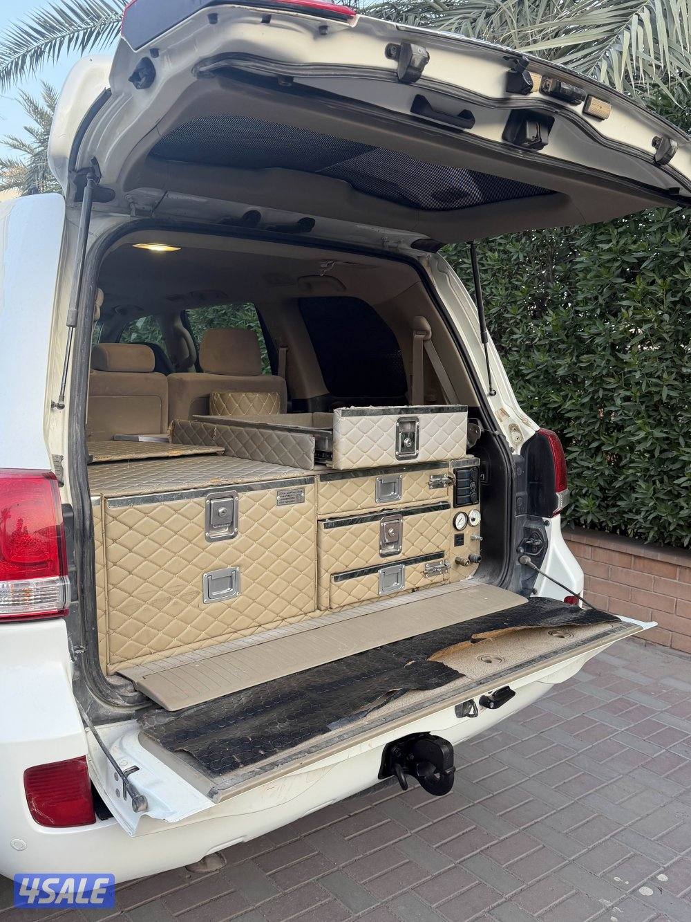 عليه مطبخ من عروق الشمال وتانكي ماي وليتات اضافيه ومعاونيات برو فندر0