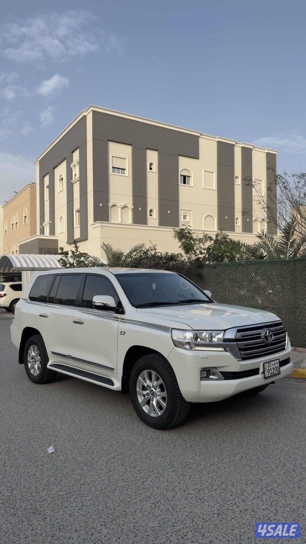 لاند كروزر VX.R0