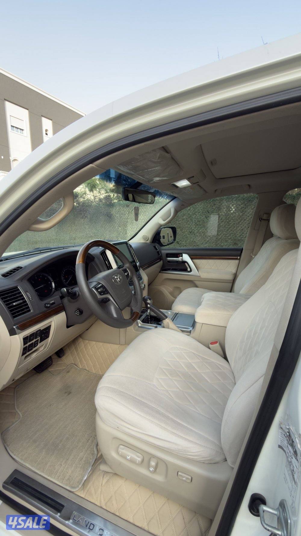 لاند كروزر VX.R4