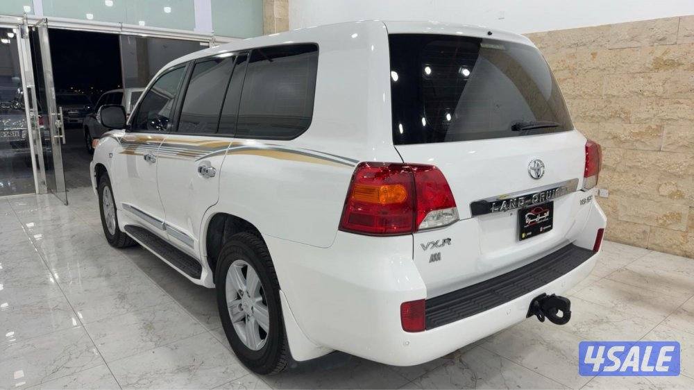 للبيع لاند كروزر VXR موديل 20123