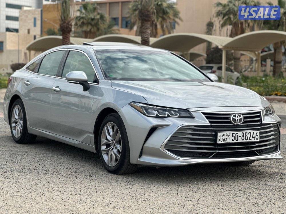 للبيع افالون ماشي ١١٠ الف كيلو0