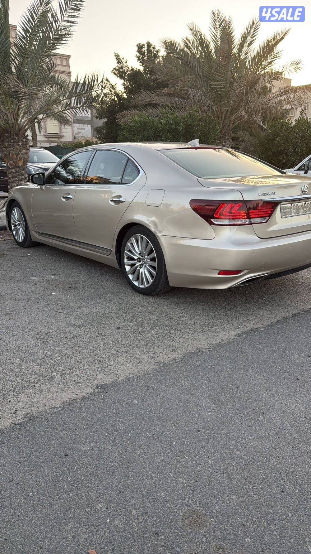 للبيع لكزس 460 شورت 20171