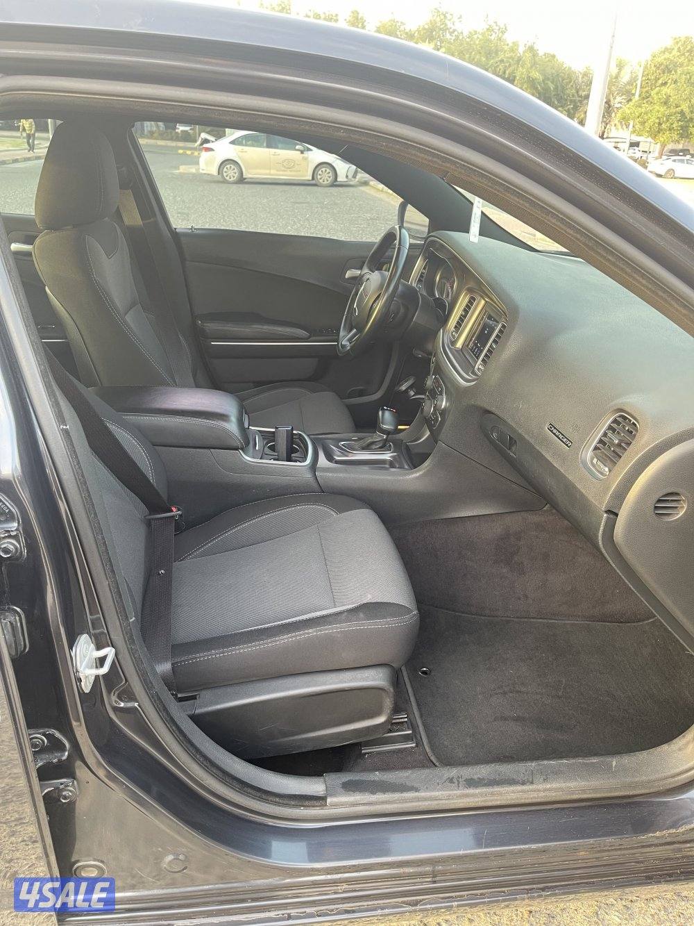 للبيع شارجر موديل 20185