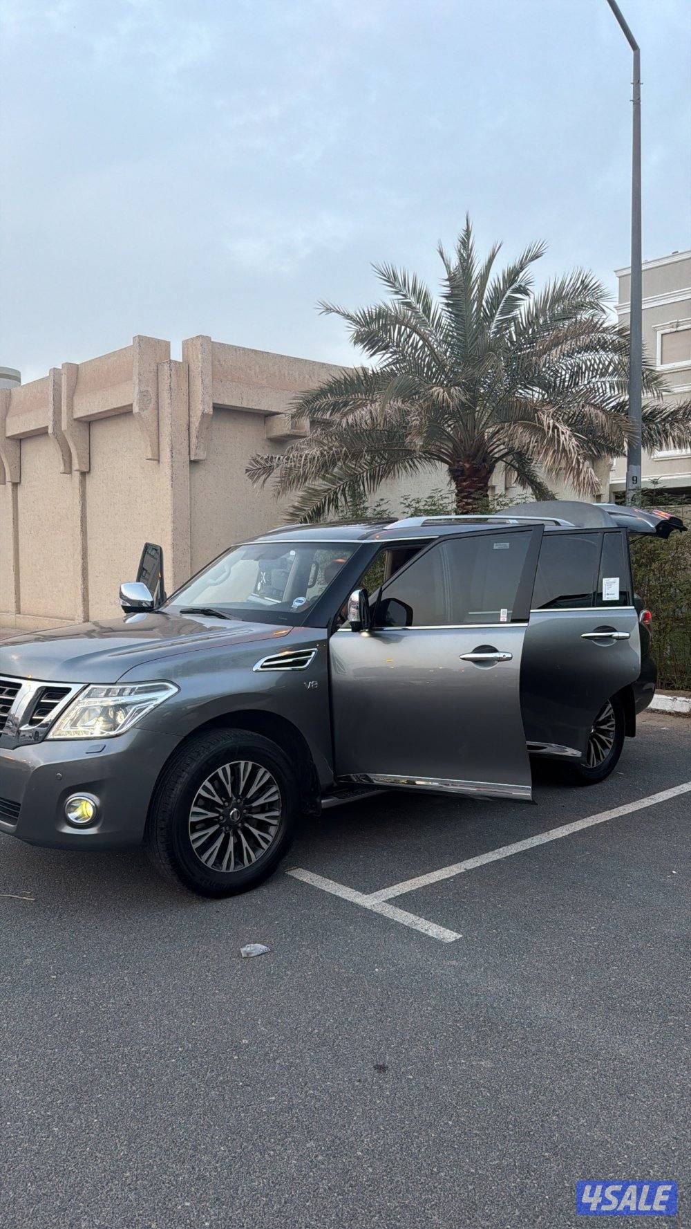 للبيع باترول بلاتينوم ستي 2014 مكينه 3200